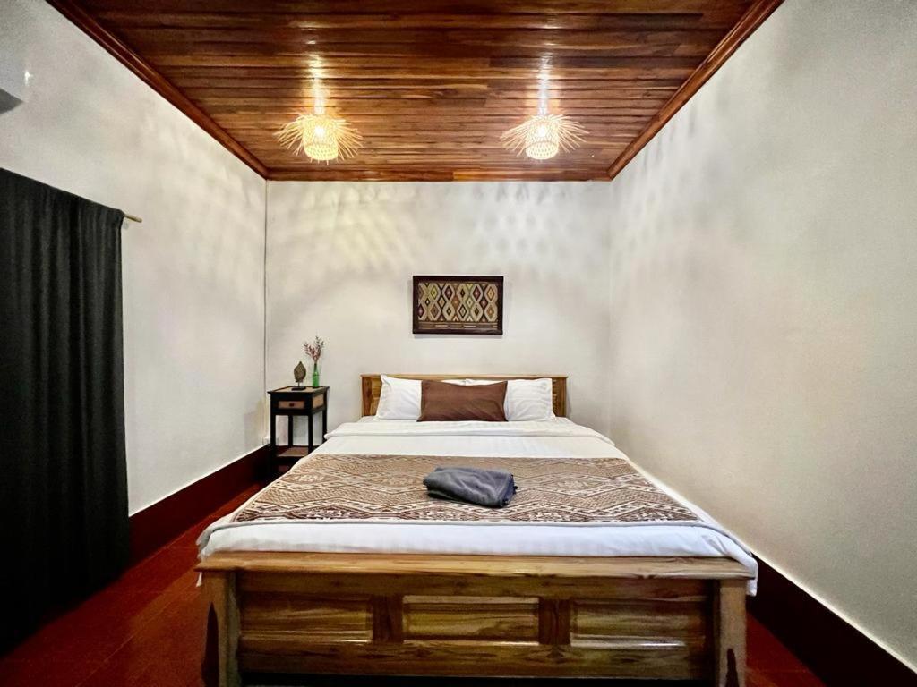 La Casa Hostel Luang Prabang Exterior photo