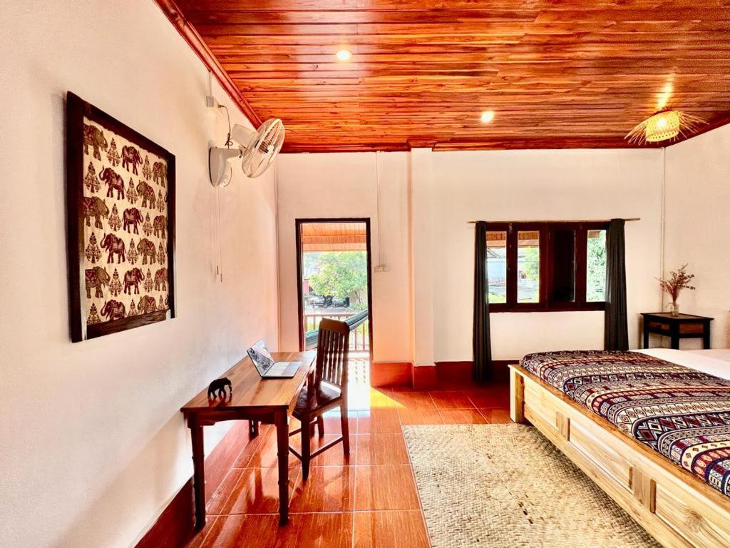 La Casa Hostel Luang Prabang Exterior photo