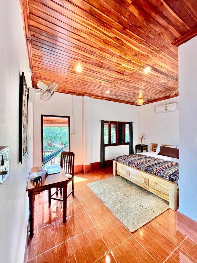 La Casa Hostel Luang Prabang Exterior photo